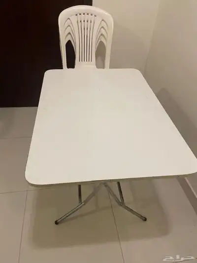 طاوله واربع كراسي السعر 150 0
