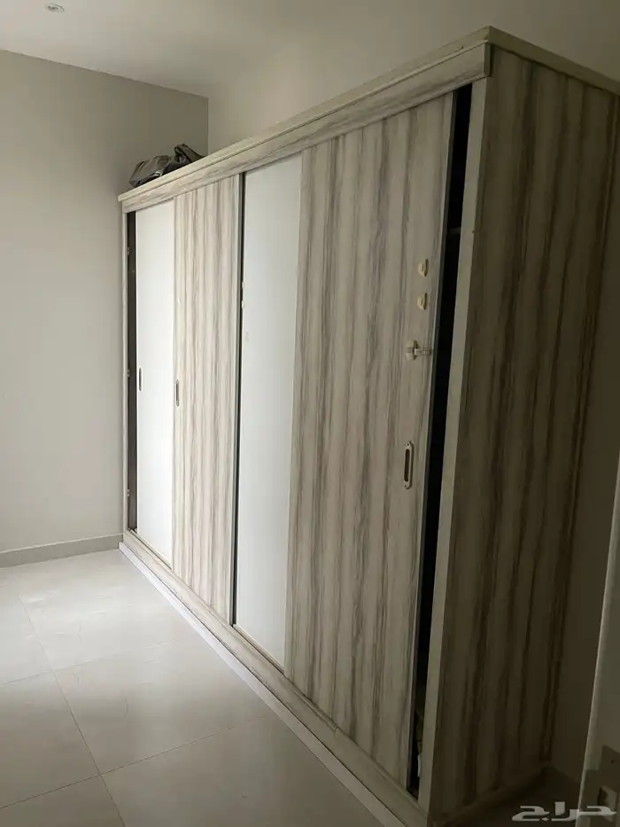 دواليب وادراج   غرفة نوم للبيع 1