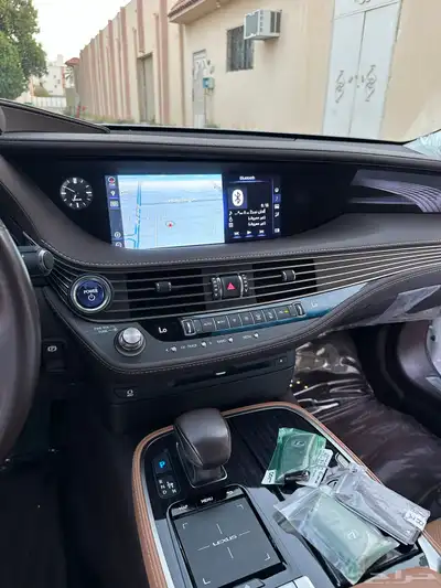 لكزس LS500 هايبرد 2020 7
