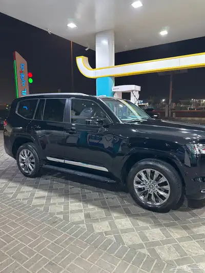لاندكروزر L5 موديل 2024 اسود سعودي 2