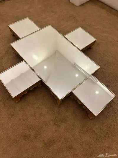 طاولات 5 حبات وحدة كبيرة و 4 صغار 1