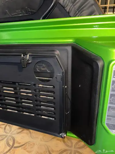 طاولة Jeep الاصلية للبيع 4