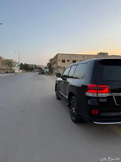 لاندكروزر قراند تورينق 3