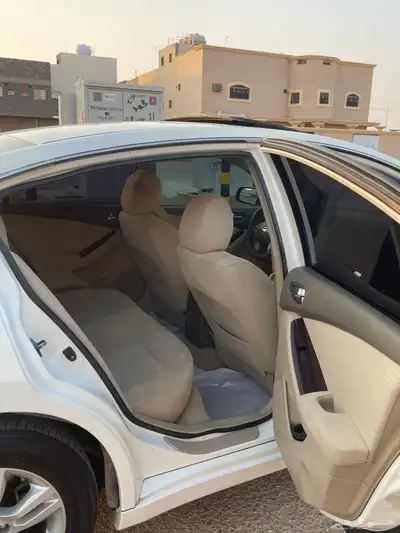 التيما 2010 نظيفه جدا  مالك ثاني 5