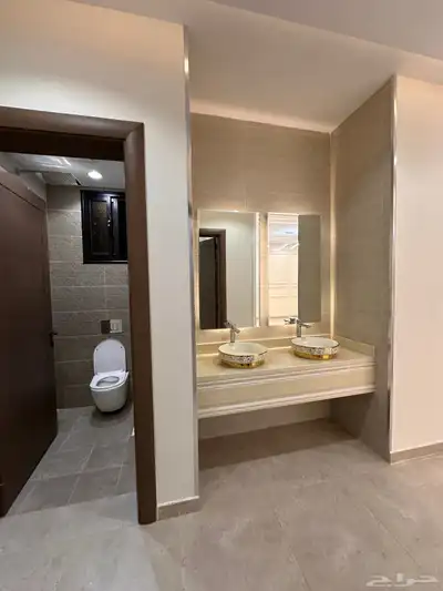ادوار تمليك ارضي بحوش و6 غرف بمخطط الراجحي 5