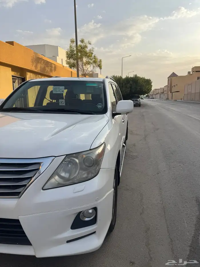 جيب لكزس 2011 فل كامل LX570 8