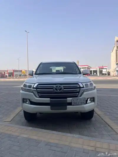 2016 GXR لاندكروزر 3