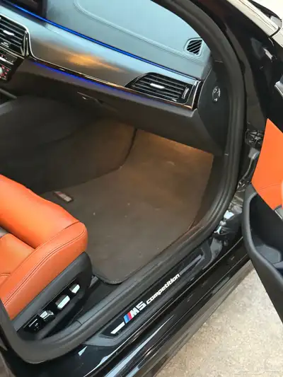 تحت الضمان وصيانة مجانية BMW M5 F90 Competition 2021 23