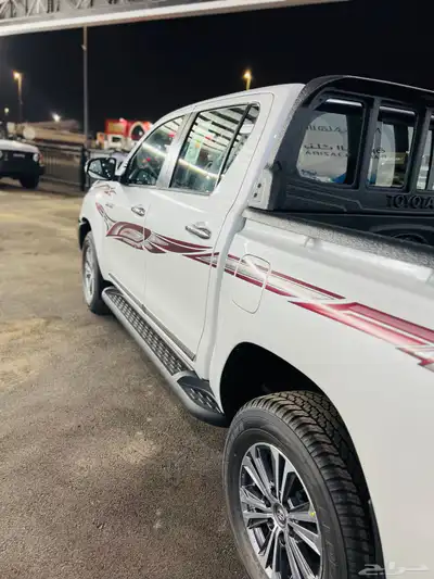 تويوتا هايلوكس غمارتين GLX 2025 4