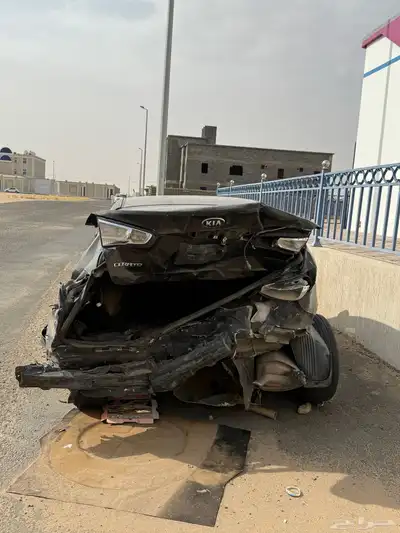 كيا سيراتو (تالف) قطع غيار فقط 1