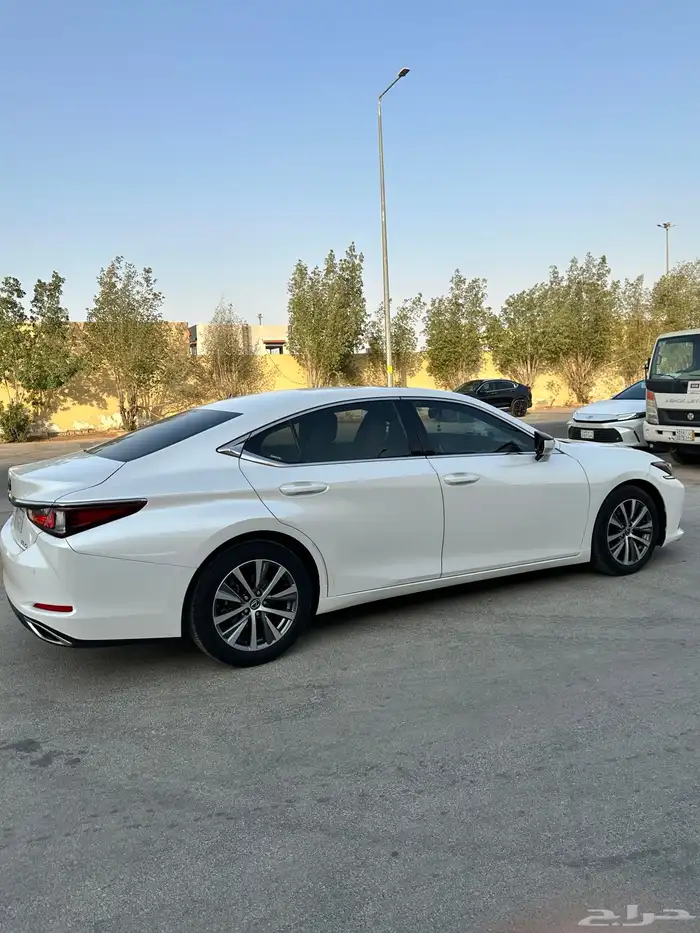 لكزس ES 350 لؤلؤي   فتحة   جملي   6 سلندر   ممشى 167 ألف 2