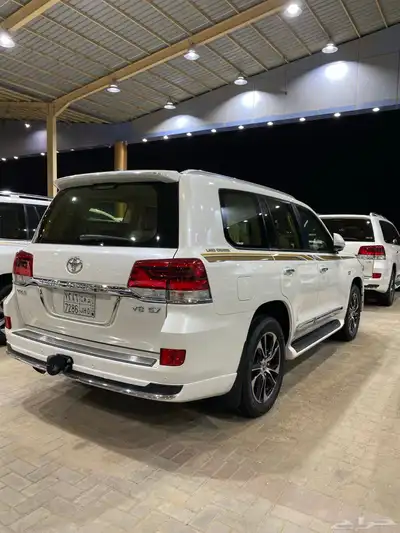 للبيع جيب VXS فل كامل 2021 بريمي عداد 102 الف 3