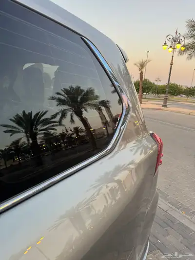 لكزس ال اكس 8