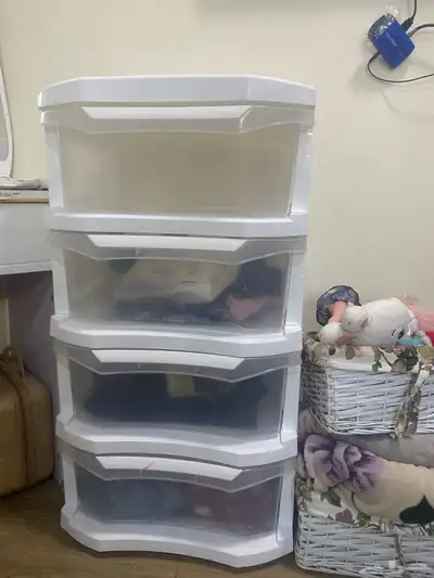 سرير نوم و2 كومدينو وتسريحة وادراج 4