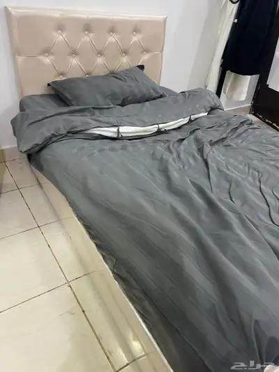 سرير مستعمل للبيع 1
