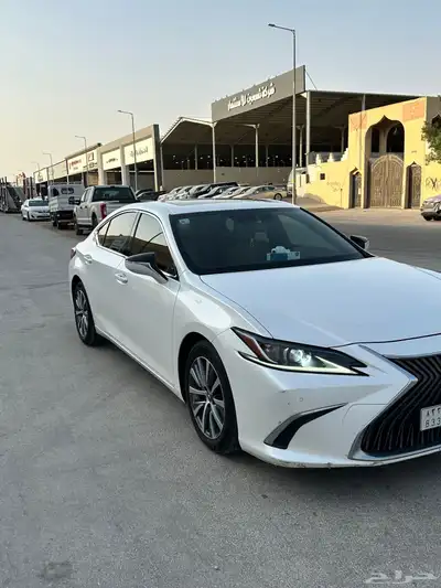 لكزس ES 350 لؤلؤي   فتحة   جملي   6 سلندر   ممشى 167 ألف 10
