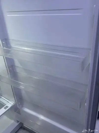 ثلاجة للبيع ب 300 ريال 2