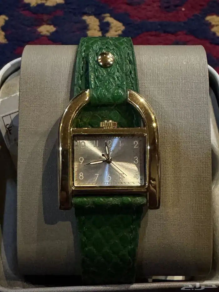 ساعة نسائية أنيقة من ماركة Fossil   فخامة تكم ل إطلالتك 1