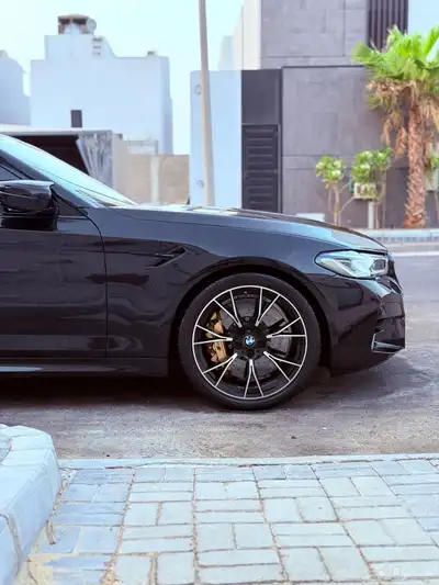 تحت الضمان وصيانة مجانية BMW M5 F90 Competition 2021 6