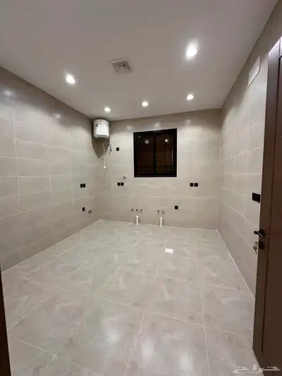 ادوار تمليك ارضي بحوش و6 غرف بمخطط الراجحي 12