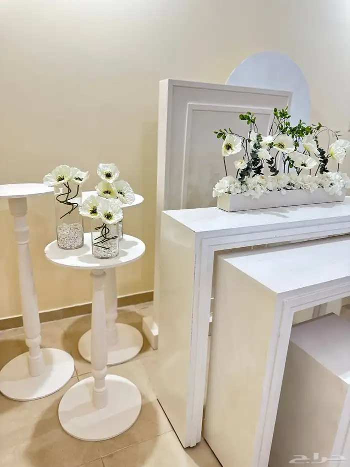 طاولات للايجار 2