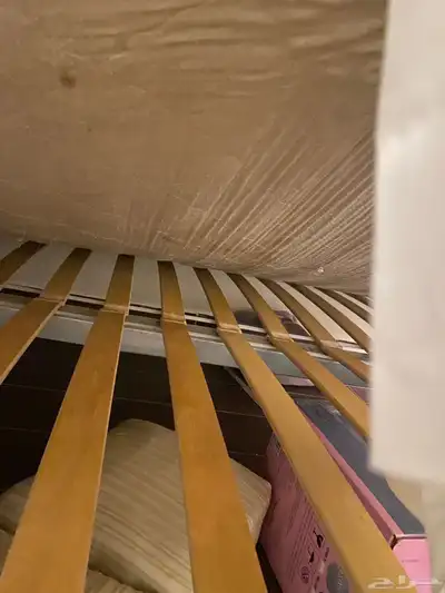 سرير شبه جديد 2