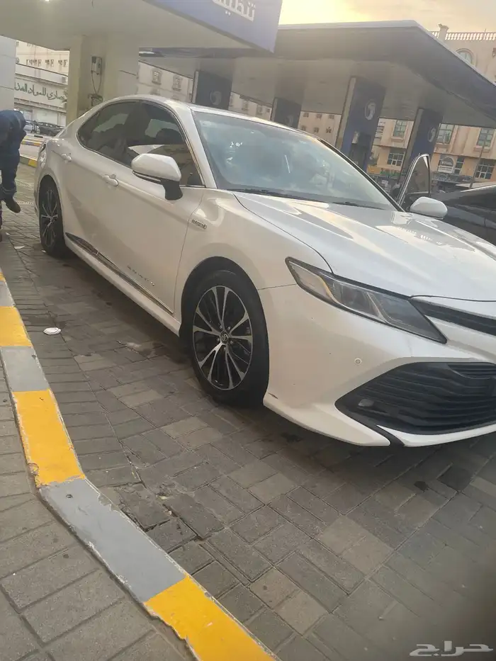 للبيع كامري 2019هايبرد نظيف جدا 12