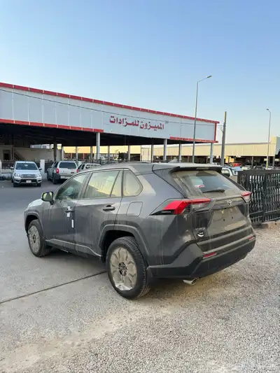 تويوتا راف فور XLE فل كامل سعودي جديد 2025 رمادي 7