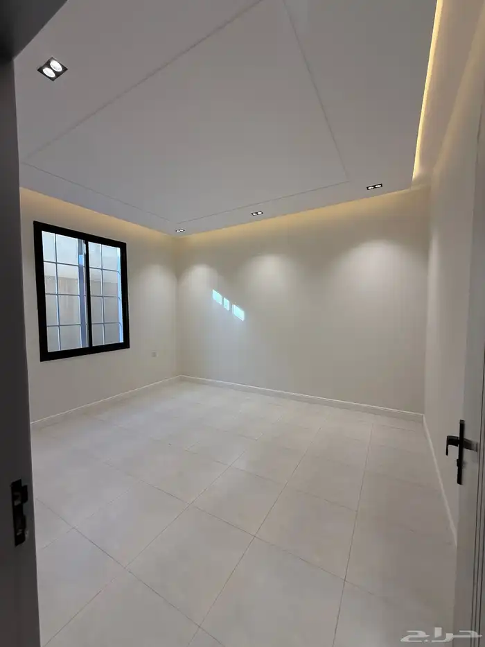 للبيع ادوار ارضيه وادوار علويه وروفات بالقرب من مطار ابها 20