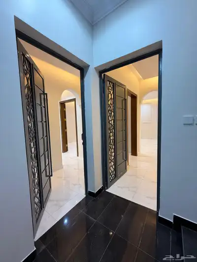 للبيع روف علوي بملحق ببايكة سيارة تشطيب فندقي ف شمال الخميس 5