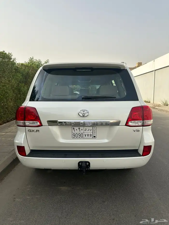 لاندكروزر GXR 3 2010 11