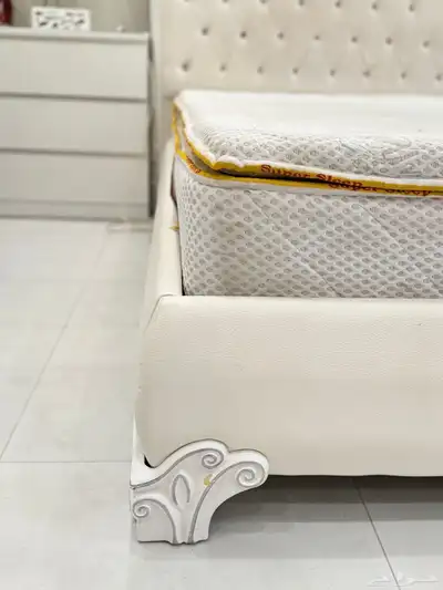 سرير كنج من هوم سنتر 200X200   مرتبه 11