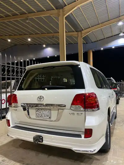 للبيع جيب VXR فل كامل 2013 عبداللطيف عداد 225 الف 8