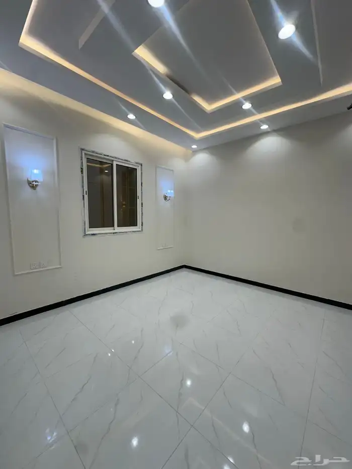 شقة للبيع بالحمرا بمدخل مستقل 590 الف . 8