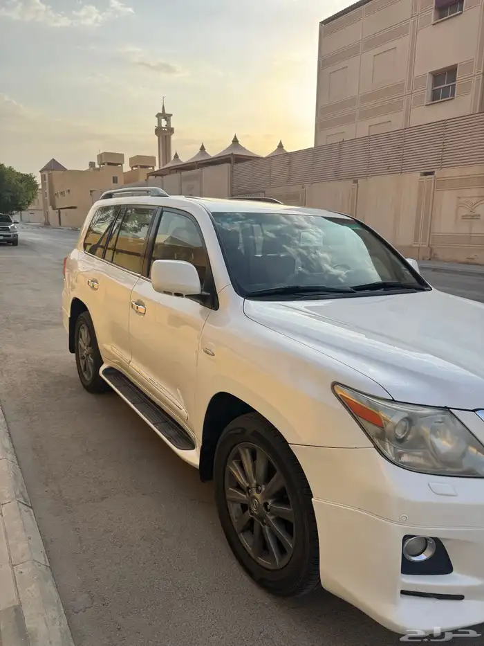 جيب لكزس 2011 فل كامل LX570 6