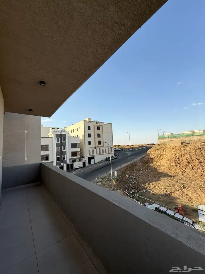 للبيع ادوار ارضيه وادوار علويه وروفات بالقرب من مطار ابها 56