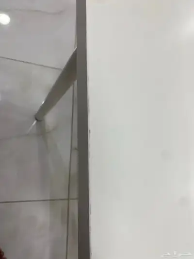 الطول متر والعرض 60 سم ول ارتفاع 73 3