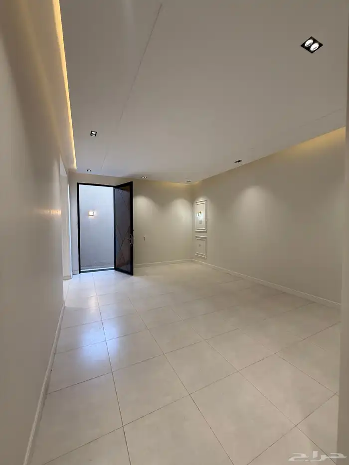 للبيع ادوار ارضيه وادوار علويه وروفات بالقرب من مطار ابها 13