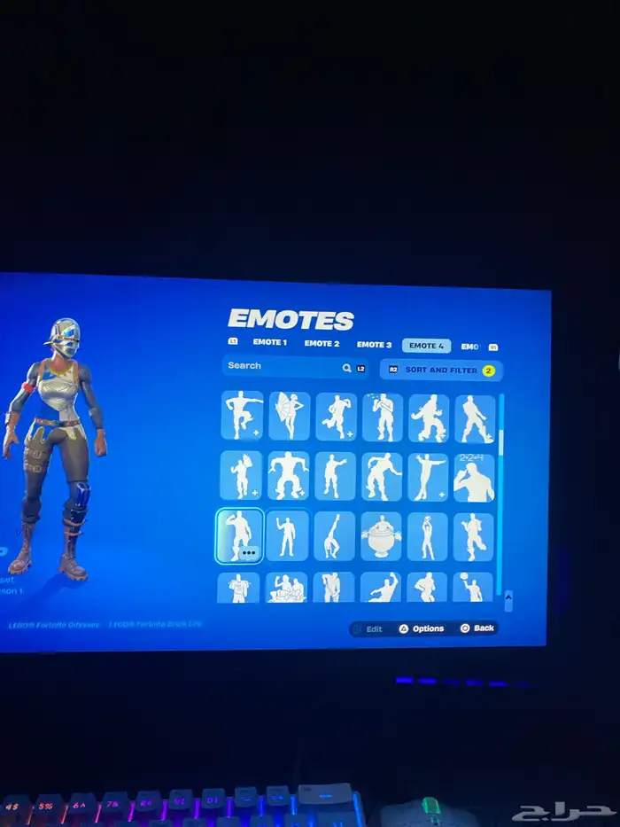 حساب فورت نايت للبيع ترافس و رقصه فلوس و 278 سكن 13