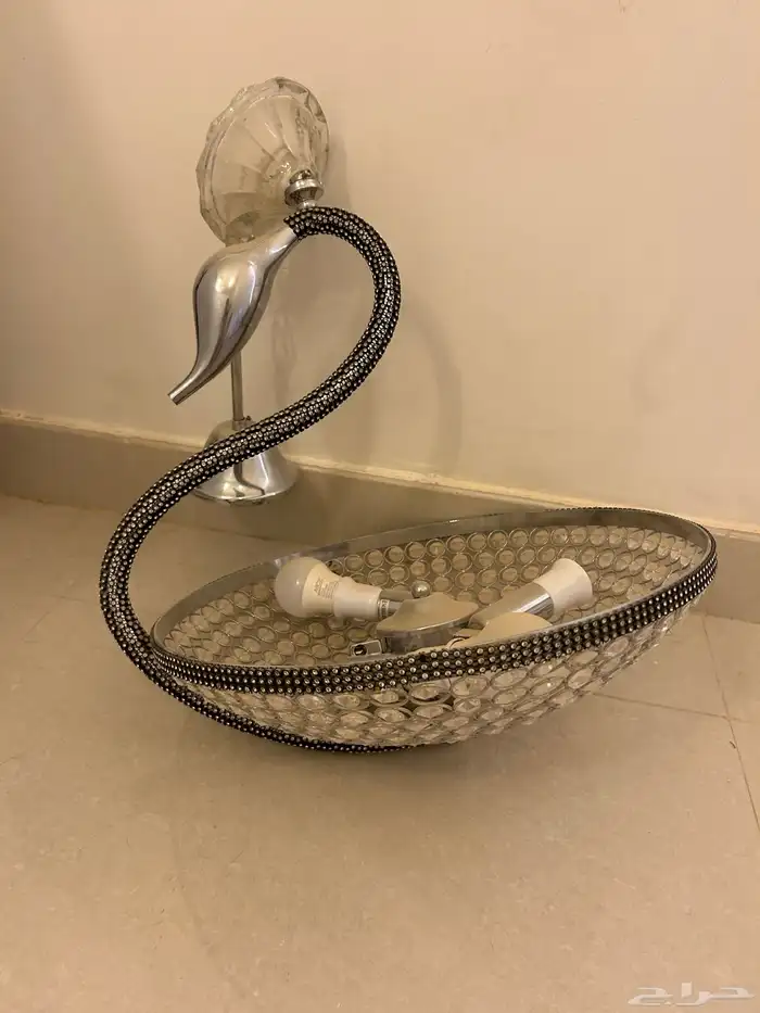 للبيع ثريات و لمبات سقف ( بحاله ممتازه ) 1