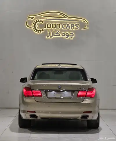 بي ام دبليو 740Li موديل 2011 بحالة ممتازة 2