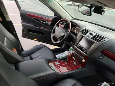 لكزس LS600H 7