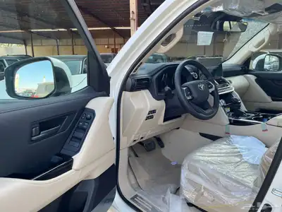 تويوتا لاندكروزر GXR.L3 2025 3