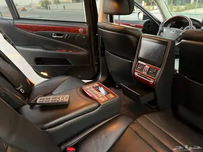 لكزس LS600H 10