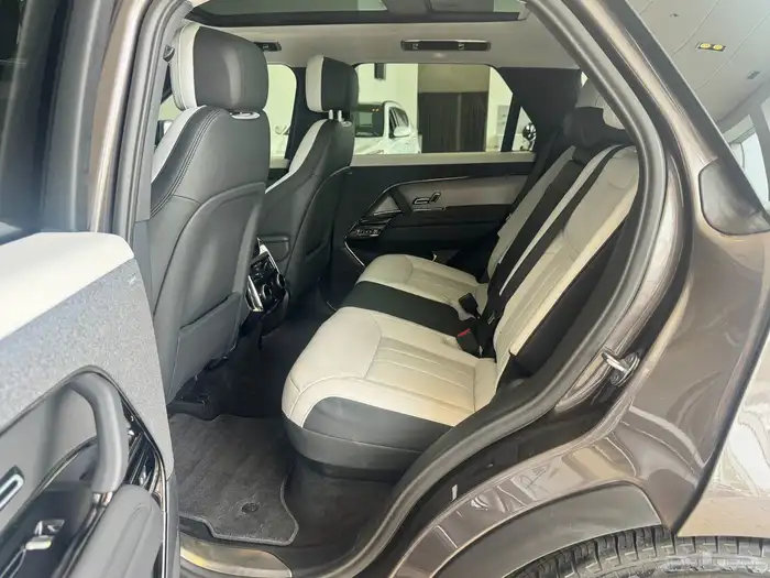 2023 RANGE ROVER SPORT - Dynamic SE 13