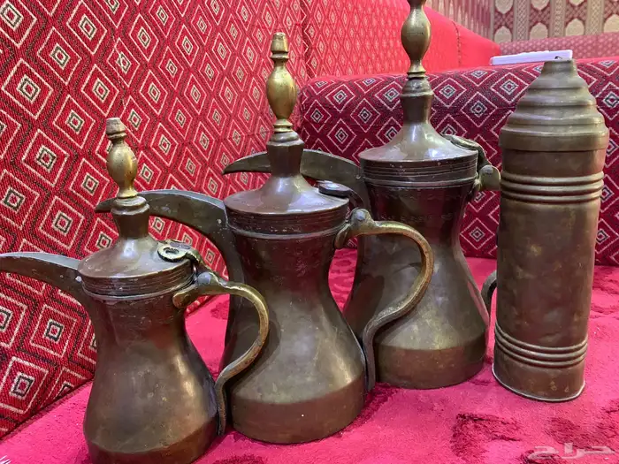 دلال للبيع قديمات ل اكثر من 80 سنه 1