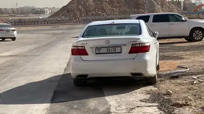 لكززز للبيع. المديل 2008. لوحات الامارات. وارد امريكا. 1