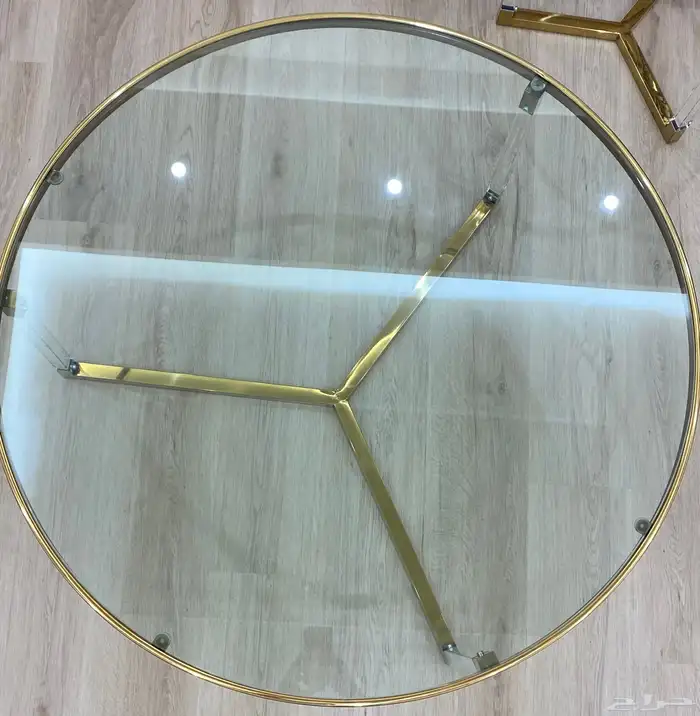 طاولة مجلس ذهبي مع اكريليك 0