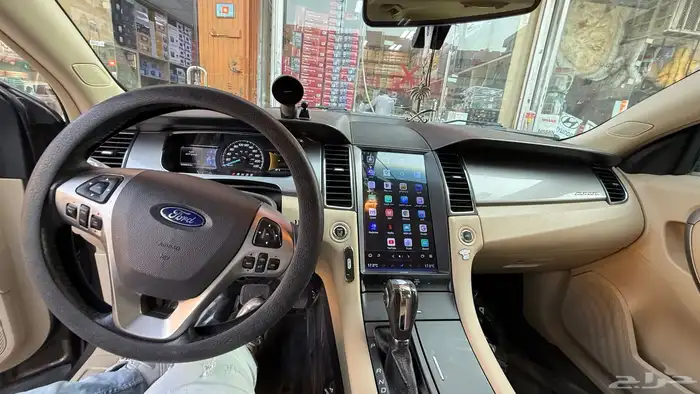 شاشه. فورد تورس 1