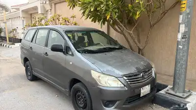 للبيع سيارة انوفا موديل 2014 0